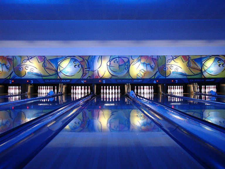 Bowling du Golfe à Grimaud — bowling, billard et jeux d'arcade