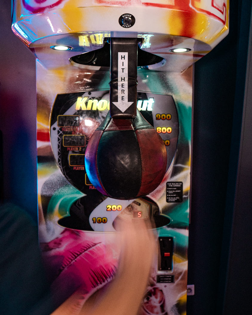 Flippers et jeux d'arcade au Bowling du Golfe