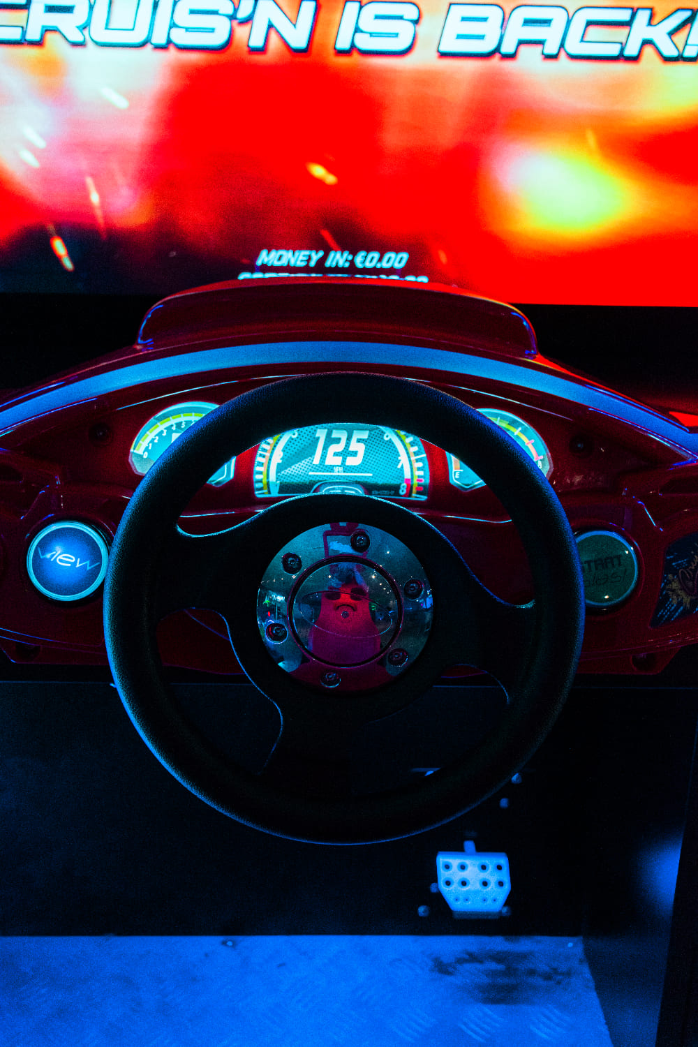 Ambiance jeux d'arcade au Bowling du Golfe